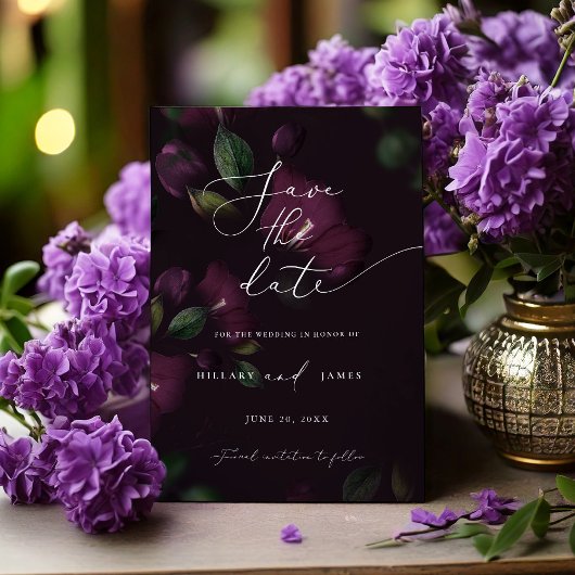 Moody Lila Blooms Kalligrafie Save the Date Einladung