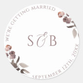 Moody Lila Floral Round Wedding Sticker Initialen (Vorderseite)