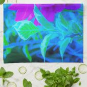 Moody Lila Peony mit Beautiful Weigela Foliage Geschirrtuch (Gefaltet)