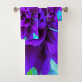 Moody Lila Peony mit schönem Foliage Badhandtuch Set (Insitu)