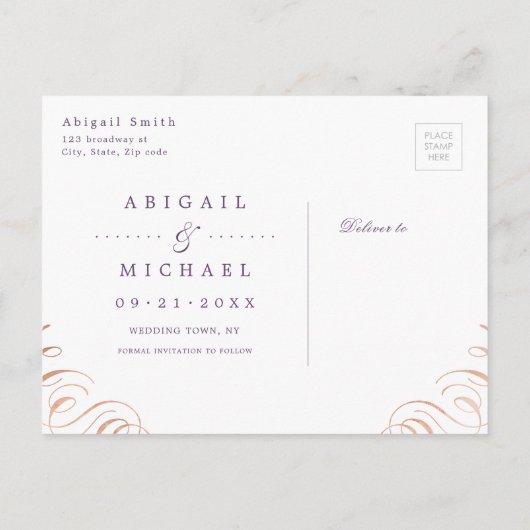 Moody lila Rose Goldkalligraphie Save the Date Ankündigungspostkarte (Rückseite)