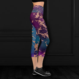 Moody Luxe Marble | Tief Lila und Aquamarine Rose Capri Leggings