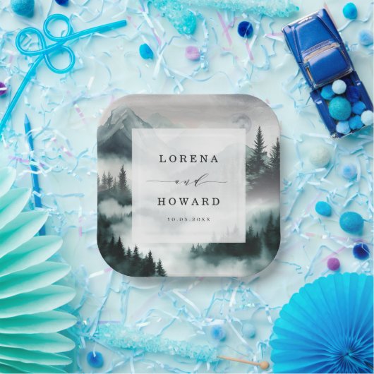 Moody Mountain Moonlit Pine Forest Wedge Pappteller (Party)
