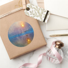 Moody muffiger Sonnenaufgang am Meer Runder Aufkleber