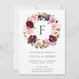 Moody Plum Floral und Fig Wreath Monogram Wedding Einladung