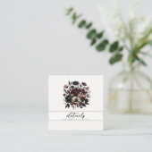 Moody Rustic Garden Florals Bohemisch Wedding Quadratische Visitenkarte (Stehend Vorderseite)