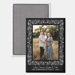 Moody Schwarz-weiß Folk Art Blumenrahmen und Text Magnet