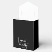 Moody Stylish Black and White Wedding Geschenkschachtel (Geöffnet)