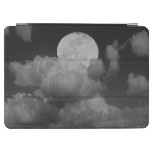 Moon & Clouds über Kansas iPad Air Hülle