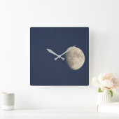 Moon in the Early Evening Quadratische Wanduhr (Zuhause)