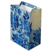 Moon Night Abend Tree Blue Moonlit Mittlere Geschenktüte (Rückseite Schrägansicht)