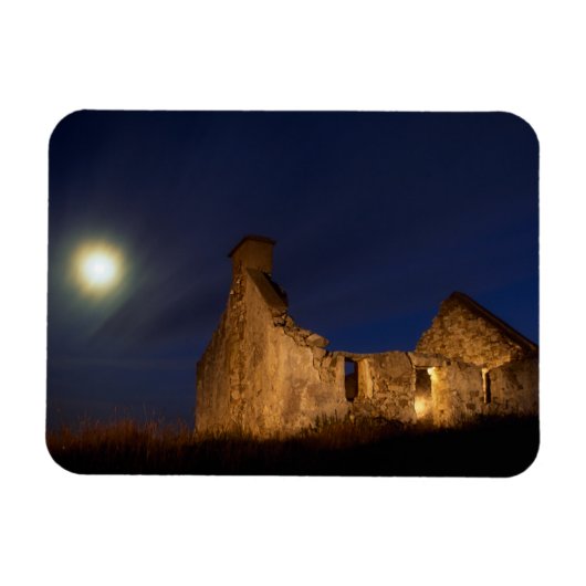 Moon Over Hütte Ruins | Landkreis Galway, Irland Magnet (Horizontal)