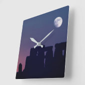 Moon Over Stonehenge | Wiltshire, England Quadratische Wanduhr (Winkel)