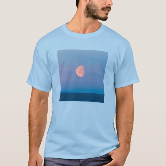 Moon Over the Bering Sea | Russia Far East T-Shirt (Vorderseite)