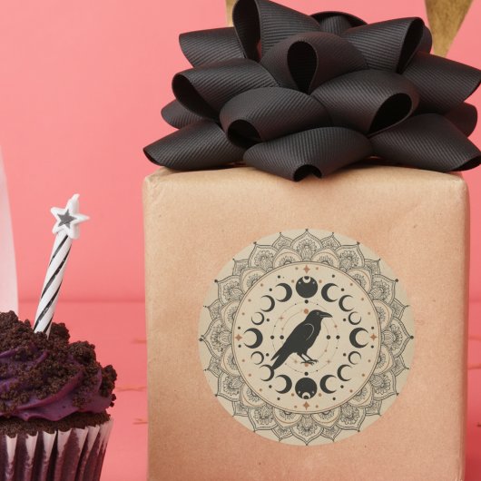 Moon Phase Raven Mandala Runder Aufkleber