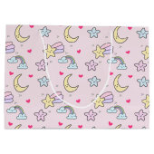 Moon, Stars und Wolken Muster auf Pastellrosa Große Geschenktüte (Rückseite)