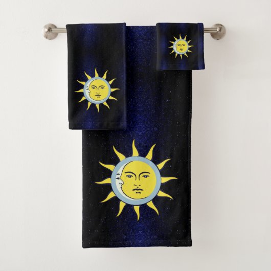 Moon & Sun Convernation auf Navy Blue Galaxy Badhandtuch Set (Insitu)