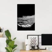 Moon über Schnee bedecktem Berg durch J.W. Poster (Heimbüro)