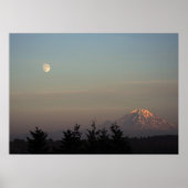 Moon und Berg Ranier auf Poster (Vorne)