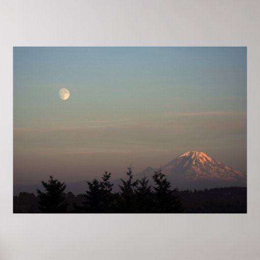 Moon und Berg Ranier auf Poster (Vorne)