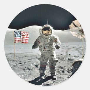 Moon Walk mit amerikanischer Flagge Runder Aufkleber