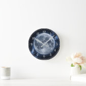 Moon Wall Clock — Space-Inspired Design Runde Wanduhr (Zuhause)