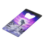 Moonlight Dolphin Geldbeutel Flaschenöffner (Rückseite Schrägansicht)