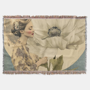 Moonlit Beauty - Frau mit weißer Blume und Mond Decke