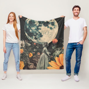 Moonlit Elegance - Frau mit Mond (3) Fleecedecke
