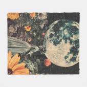 Moonlit Elegance - Frau mit Mond (3) Fleecedecke (Vorderseite (Horizontal))