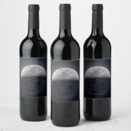 Moonlit Elegante: Weinflasche mit Mondbild Weinetikett