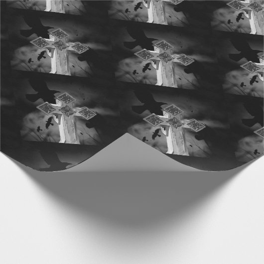 Moonlit GraveYard Gothic Cross mit Krähen Geschenkpapier (Ecke)