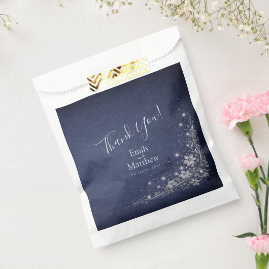 Moonlit Grove Celestial Woodland Wedding Geschenktütchen (Versiegelt)