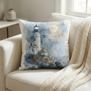 Moonlit Lighthouse an der Rocky Coastline Kissen
