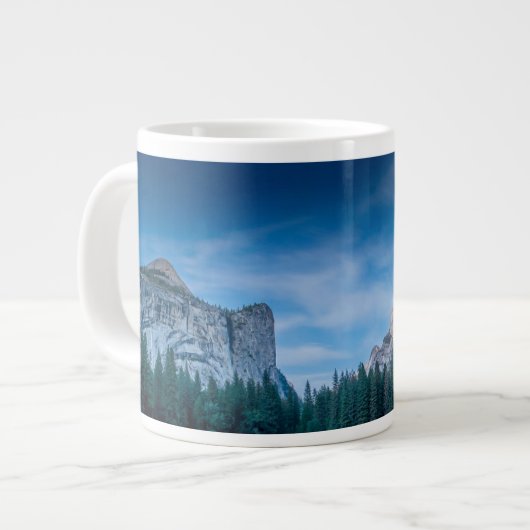 Moonlit Panoramablick auf das Yosemite-Tal Jumbo-Tasse (Vorderseite Links)
