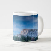 Moonlit Panoramablick auf das Yosemite-Tal Jumbo-Tasse (Vorderseite Rechts)