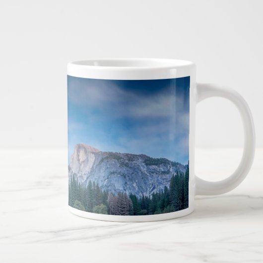 Moonlit Panoramablick auf das Yosemite-Tal Jumbo-Tasse (Rechts)