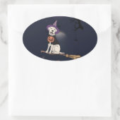 Moonlit Pup – Halloween Dog in Witch Hat Ovaler Aufkleber (Tasche)