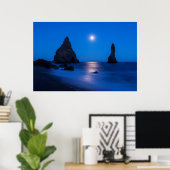Moonrise reflection on ocean and sea stacks poster (Heimbüro)