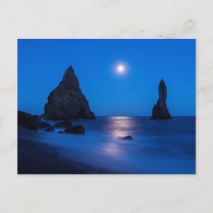 Moonrise reflection on ocean and sea stacks postkarte