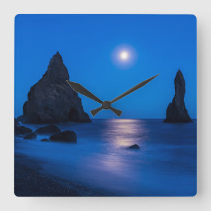 Moonrise-Reflektion Island, Reynisdrangur Quadratische Wanduhr