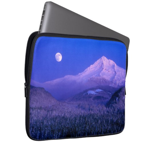 Moonrise über Hood Oregon im Winter Laptopschutzhülle (Vorne Rechts)
