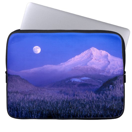 Moonrise über Hood Oregon im Winter Laptopschutzhülle (Vorderseite)