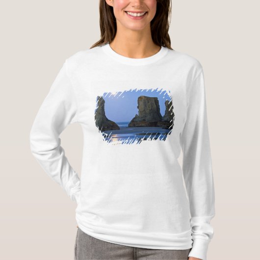 Moonset, Bandon Beach, Oregon. T-Shirt (Vorderseite)
