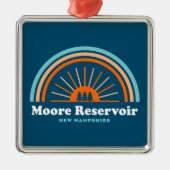 Moore Reservoir New Hampshire Rainbow Ornament Aus Metall (Vorne)