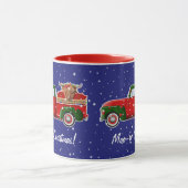 Moory Christmas Highland Cow in Little Red Truck Tasse (Zentrum)