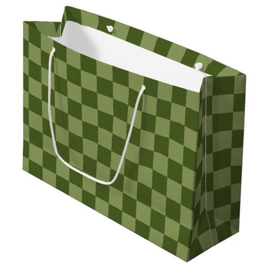 Moos Green Checkerboard Große Geschenktüte (Vorderseite Schrägansicht)