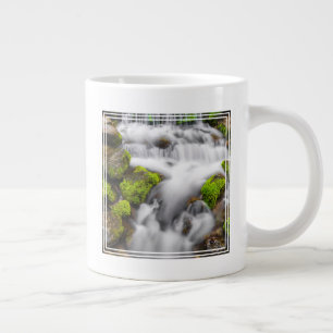 Moos um Farnquelle Jumbo-Tasse