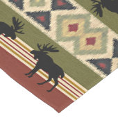Moose Wildlife Animal Red Green Ochre Ikat Streife Mittelgroßer Tischläufer (Ecke)