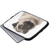 Mops (13 Monate alt) sucht nach oben Laptopschutzhülle (Vorne Knopf)